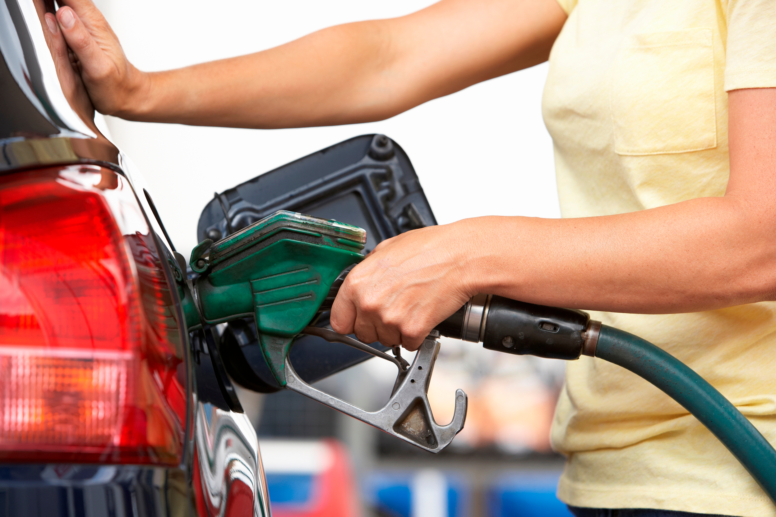 How To Save Money At The Gas Pump - Advantage CCS